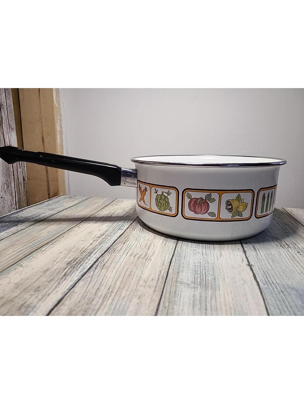 Vintage 7.5 In Enamel Kettle Made In Spain Gemini International 1974